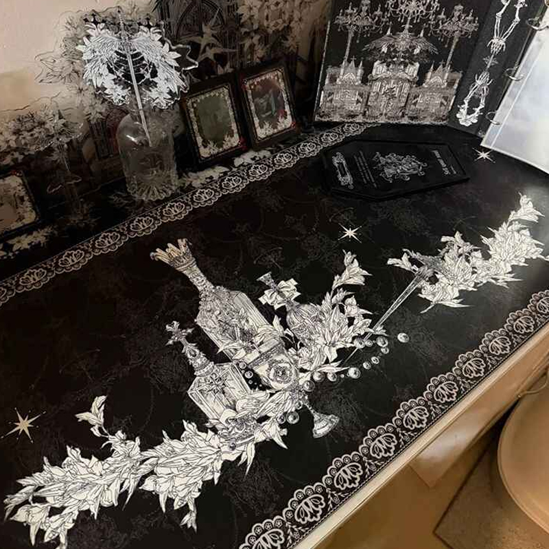 Divine Realm Gothic Building M - Gaming Keyboard And Mouse Pad recension och pris